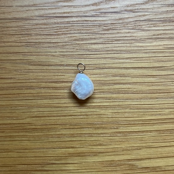 Baroque Pearl Pendant - Picture 2 of 3